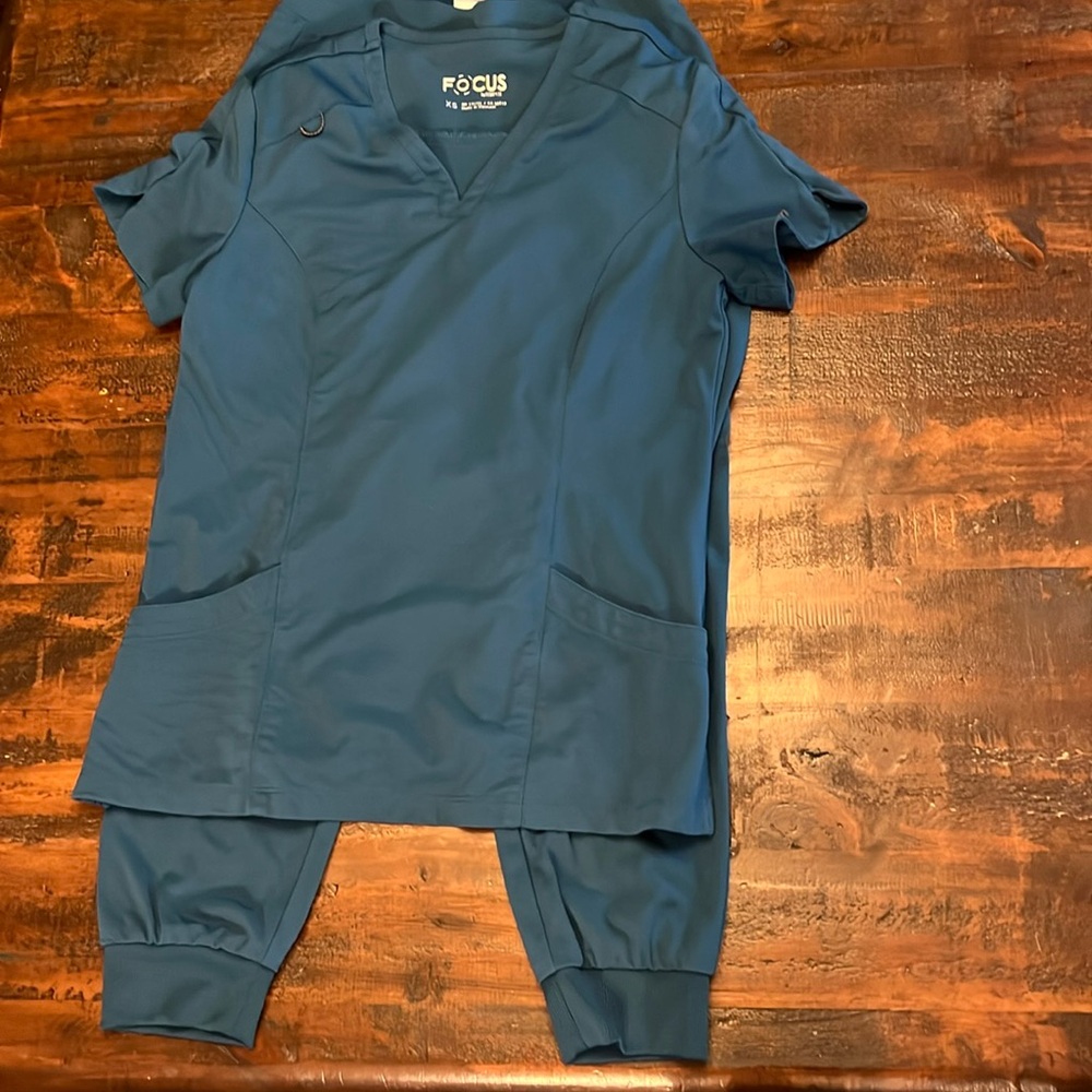 XS scrub set